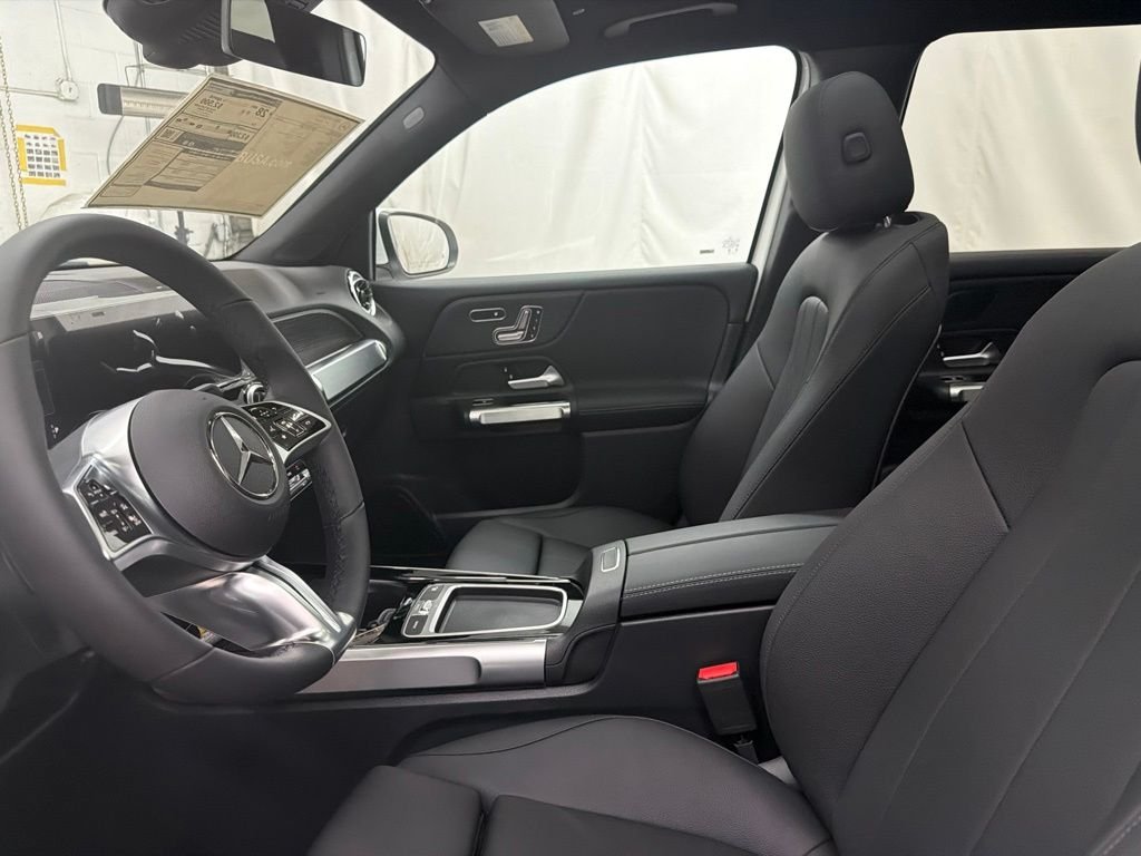 New 2026 Polar White Mercedes-Benz GLB 250 image 14