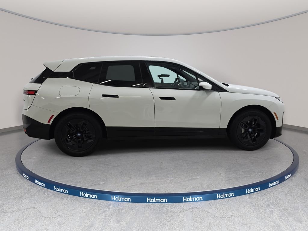 Used 2024 Alpine White BMW xDrive50 image 5