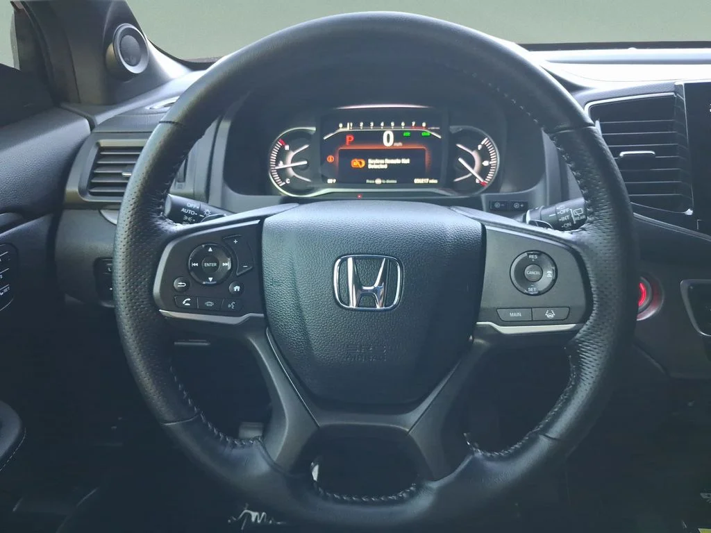 Used 2024 Radiant Red Metallic II Honda EX-L image 14