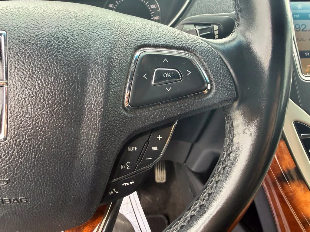 Used 2017 Gray Lincoln Select image 17