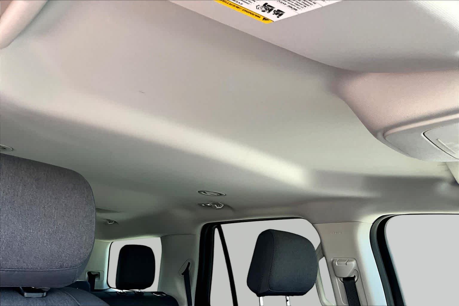 Used 2025 Oxford White Ford Active image 13