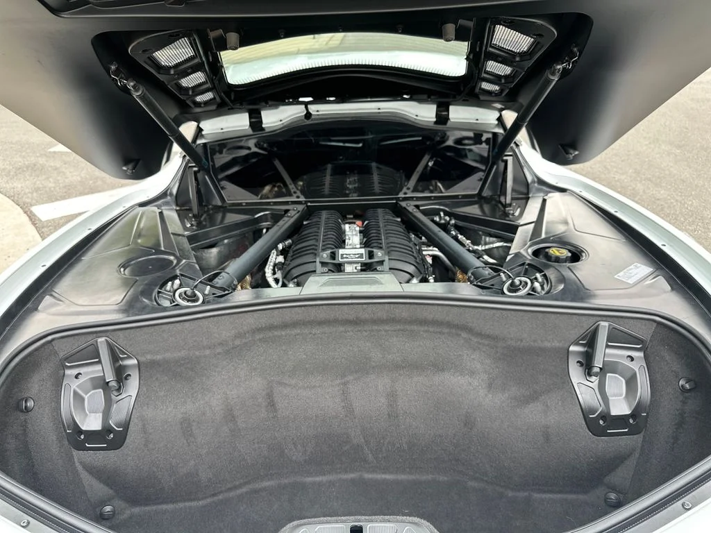 Used 2025 White Chevrolet Z06 image 32