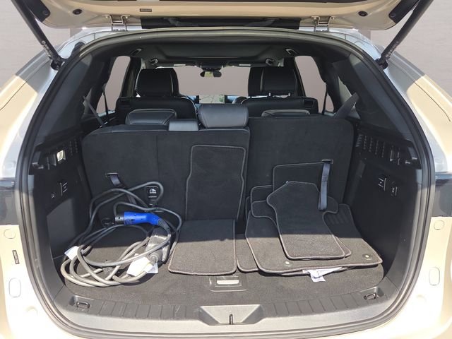 Used 2024 Platinum Mazda Premium Plus image 39