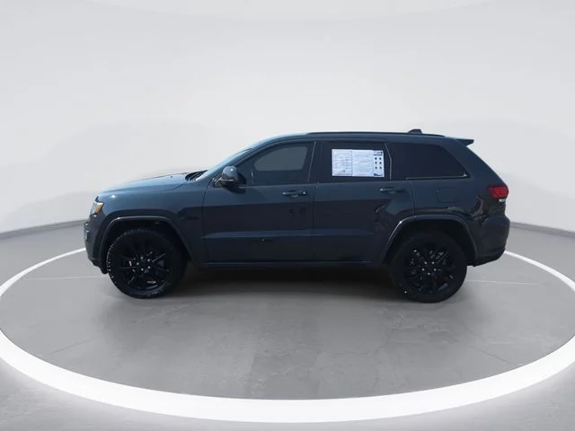 Used 2018 Black Jeep Altitude image 5