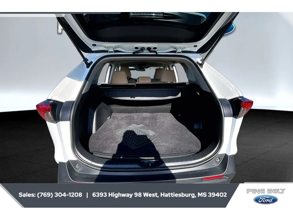 Used 2024 Ice Cap Toyota XLE image 22