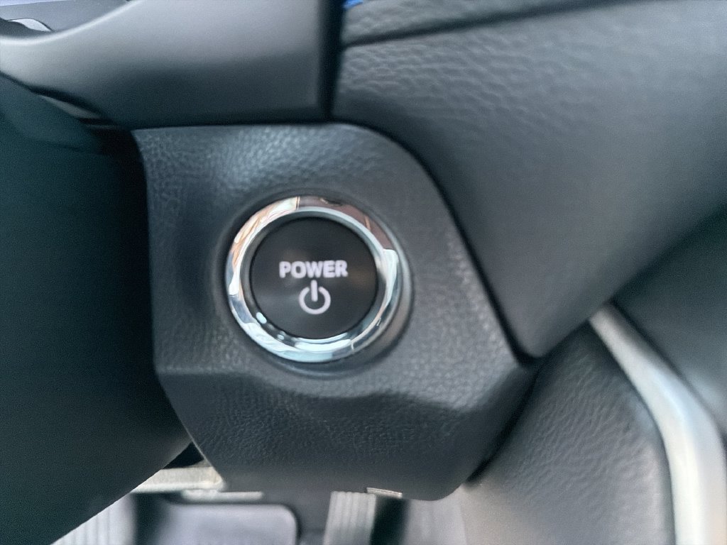 2024 Toyota RAV4 SE - Photo 15