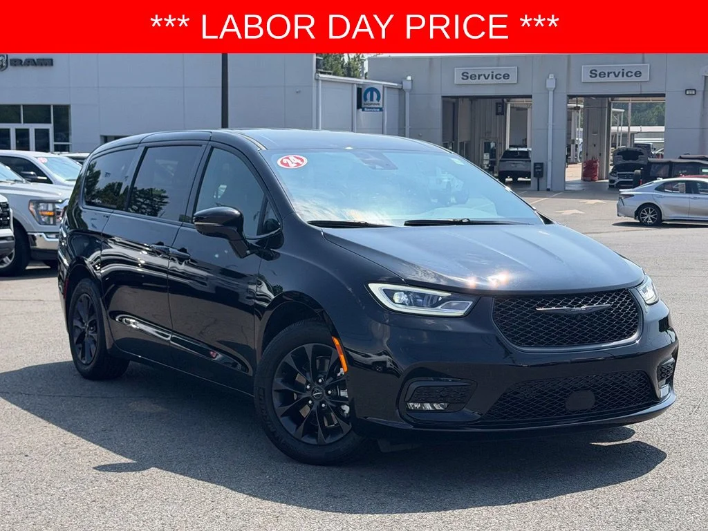 2024 Chrysler Pacifica PHEV Select