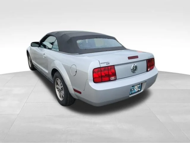 Used 2005 Silver Ford V6 image 5