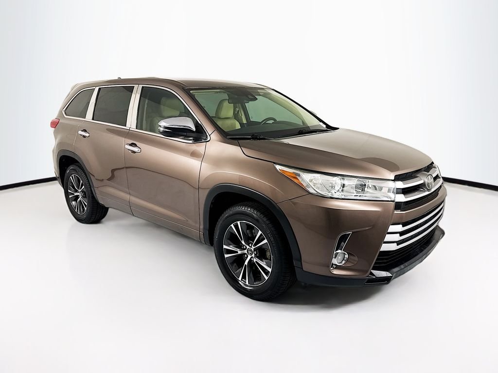 Used 2018 Walnut Toyota LE Plus image 3