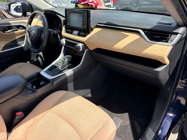 Used 2019  Toyota XLE image 23