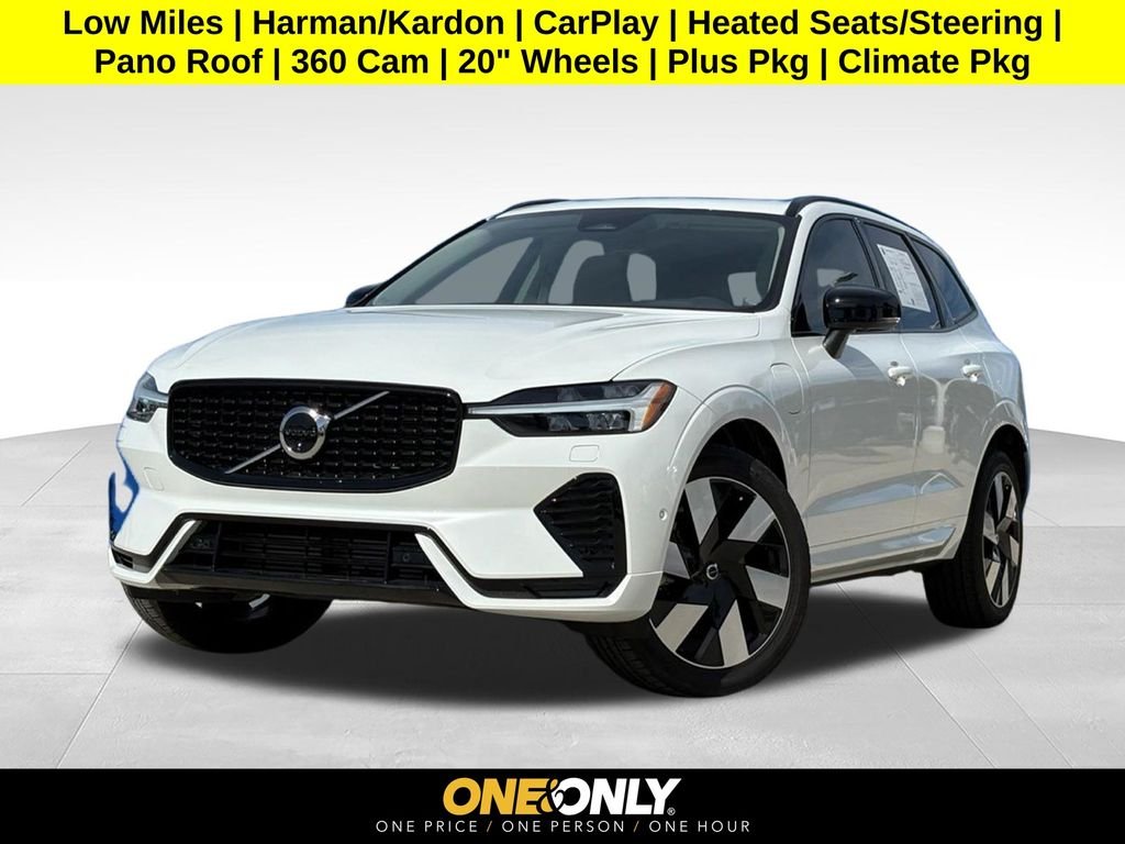 2024 Volvo XC60 T8 Plus Dark Theme AWD's photo