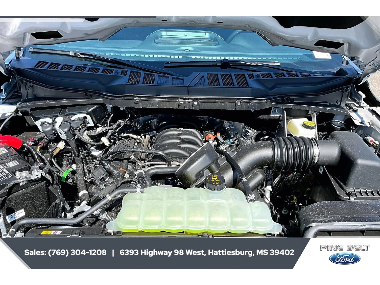 New 2026 Iconic Silver Metallic Ford XLT image 8