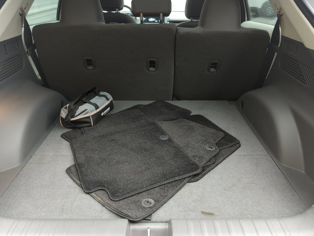 Used 2024 Gold Hyundai SEL image 26