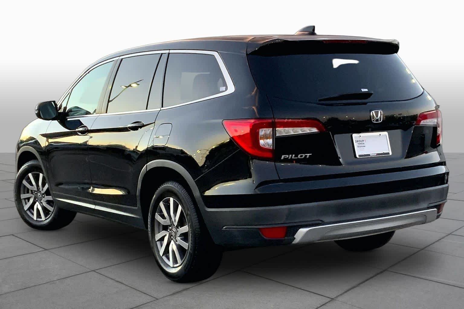 Used 2019 Crystal Black Pearl Honda EX-L image 11