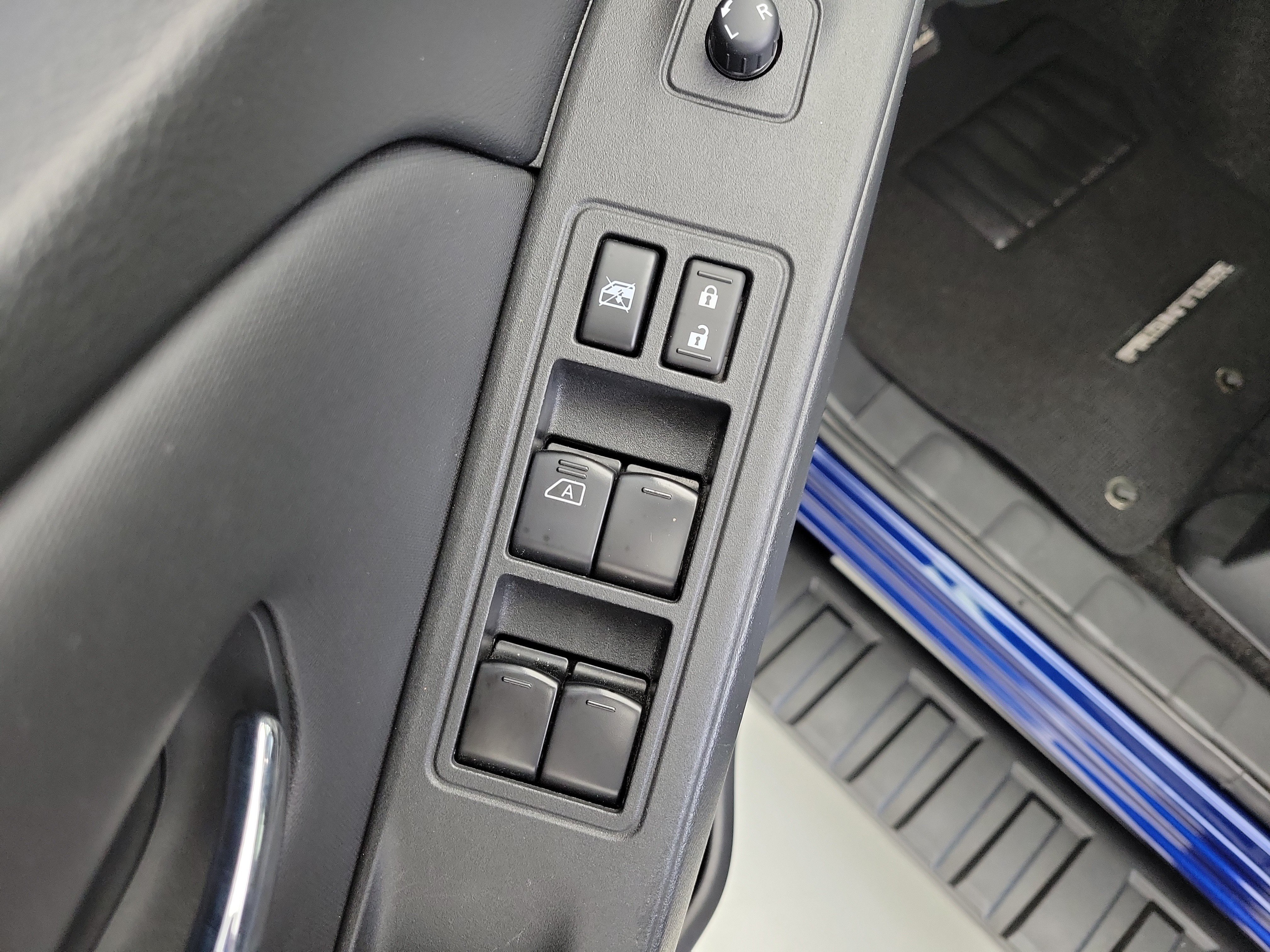 Used 2022 Deep Blue Pearl Nissan PRO-X image 20