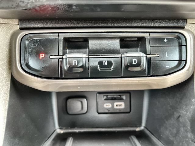 Used 2022 WHITE FROST TRICOAT GMC Denali image 23