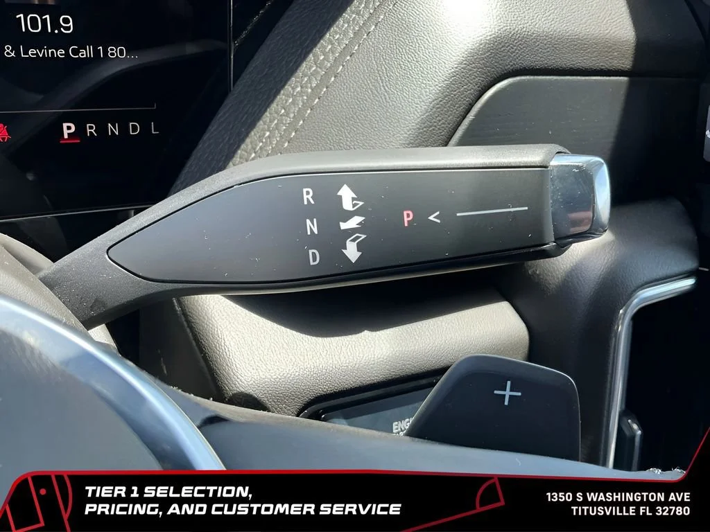 Used 2025 Summit White GMC Denali image 32
