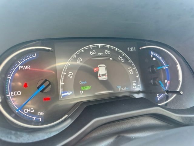 2025 Toyota RAV4 LE - Photo 9