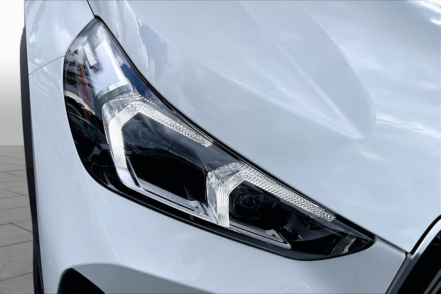 New 2026 Alpine White BMW xDrive28i image 13