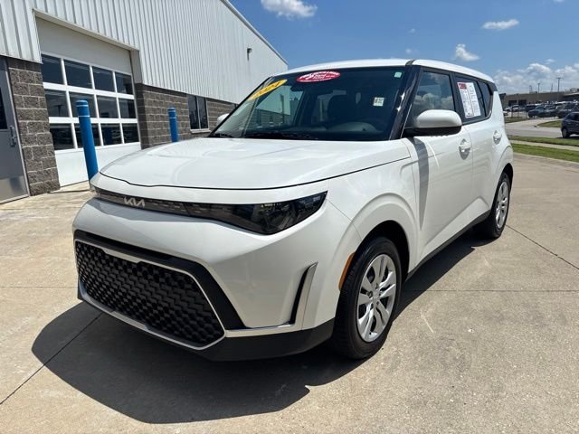 Used 2024 White Kia LX image 3