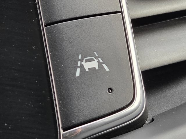 Used 2020 Ebony Twilight Metallic Buick Avenir image 19