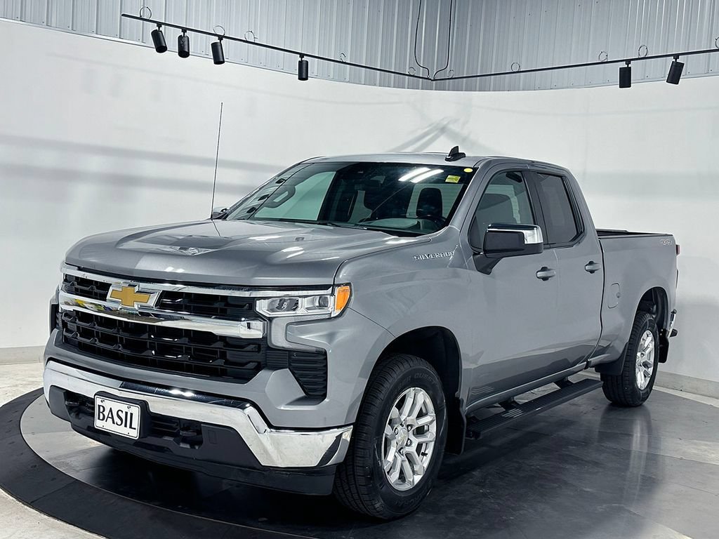 Used 2023 Sterling Gray Metallic Chevrolet LT (2FL) image 43