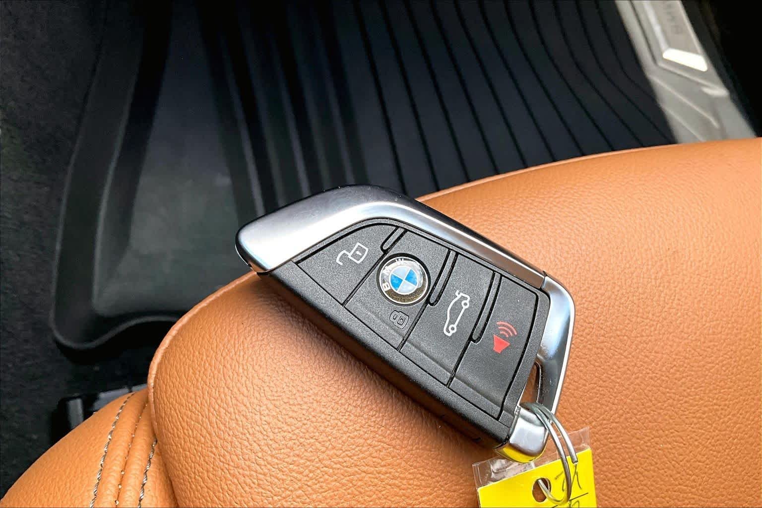 Used 2023 Arctic Race Blue Metallic BMW M440i xDrive image 9