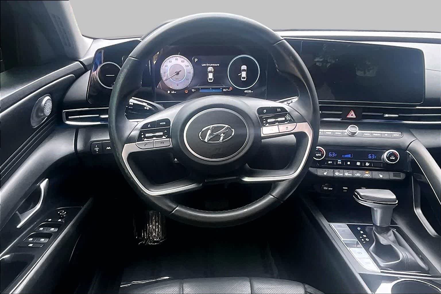 Used 2023 Fluid Metal Hyundai Limited image 16