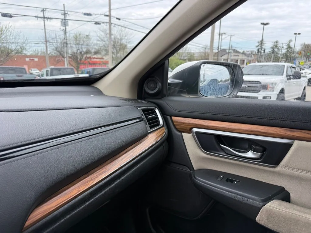 Used 2017 White Honda EX image 21