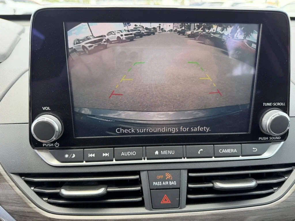 2025 Nissan Altima SV - Photo 13