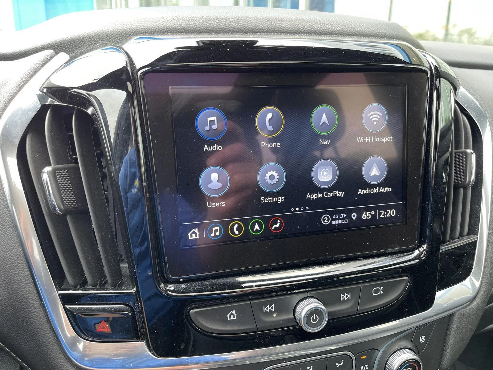 Used 2023 Iridescent Pearl Tricoat Chevrolet Premier image 31