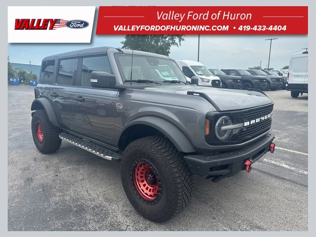 2023 Ford Bronco Wildtrak 4x4's photo