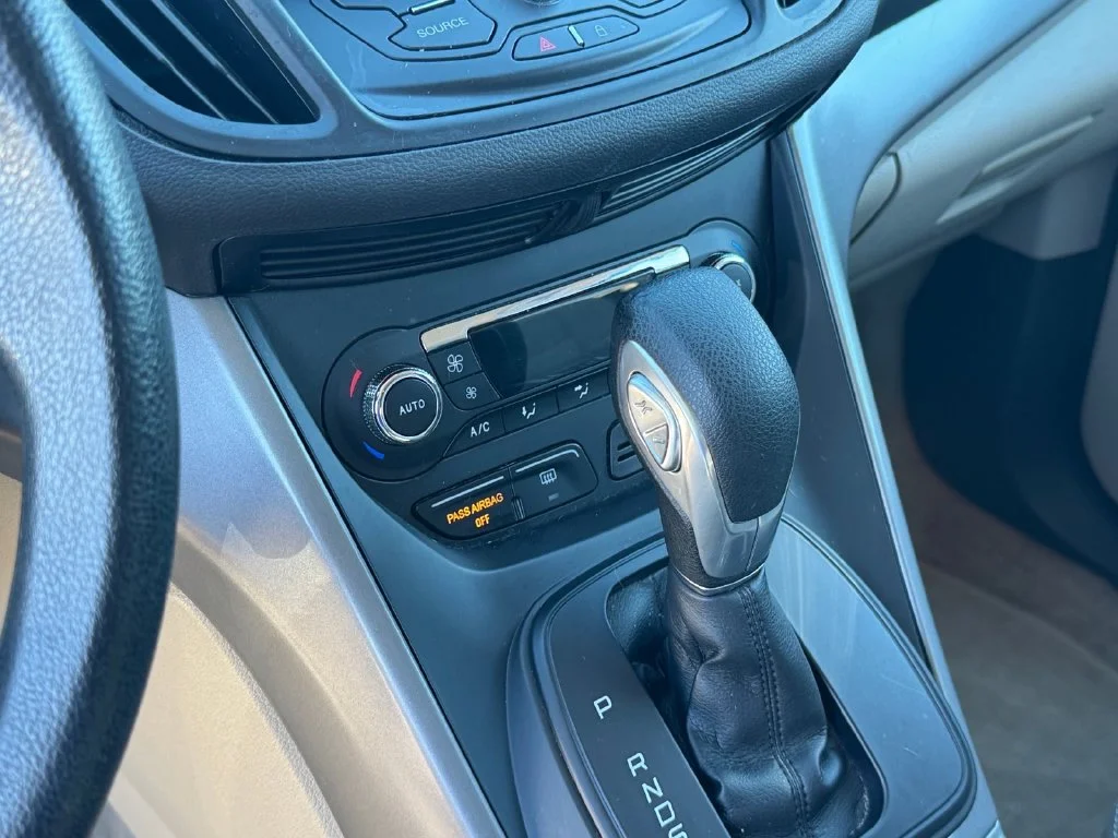 Used 2015 Silver Ford SE image 22