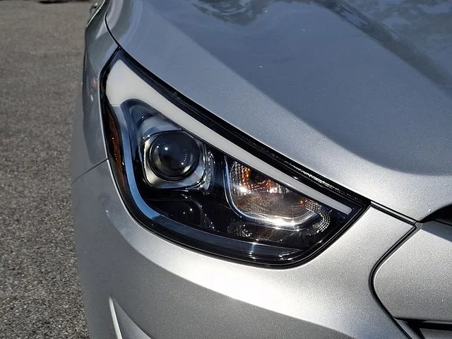 Used 2015 Silver Hyundai SE image 15