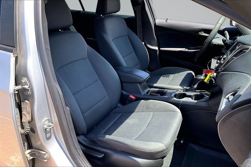 Used 2019 Silver Chevrolet LS image 7