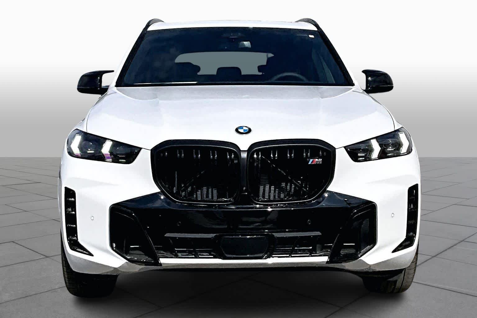 New 2026 Alpine White BMW M60i image 3