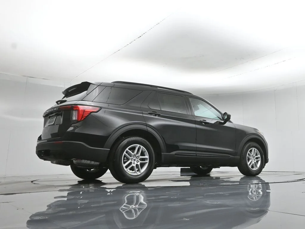 New 2026 Agate Black Metallic Ford Active image 48