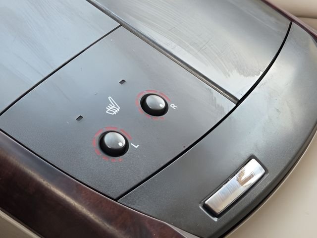 Used 2011 Red Toyota Base image 25