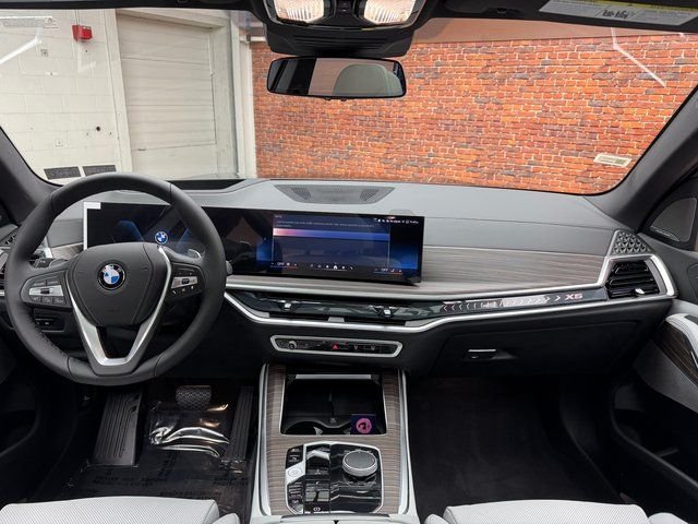 Used 2026 Black BMW xDrive40i image 12