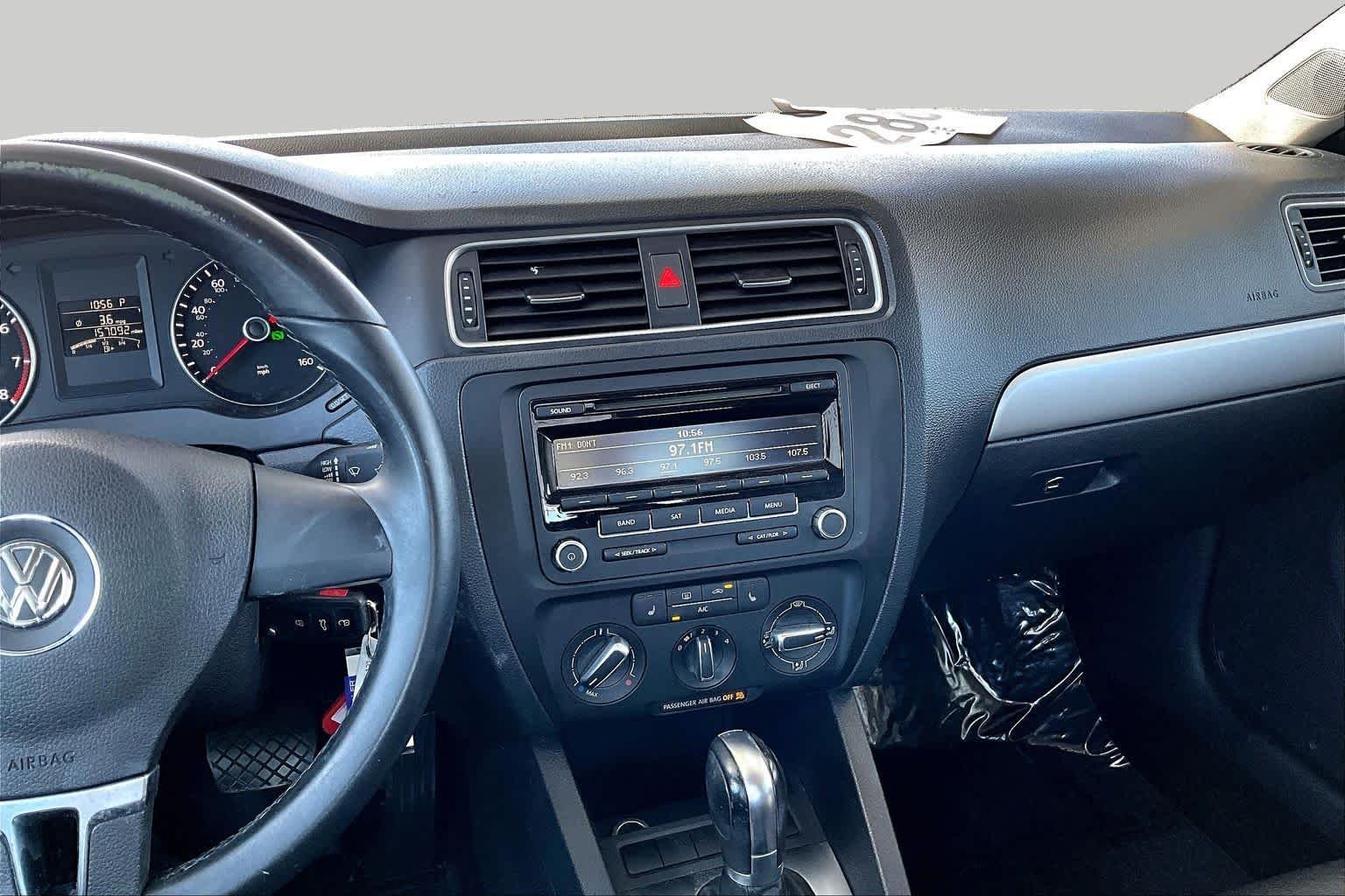 Used 2013 Platinum Gray Metallic Volkswagen SE image 7