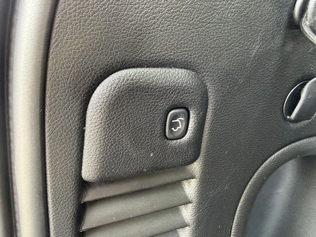 Used 2022 Black Jeep Laredo X image 28