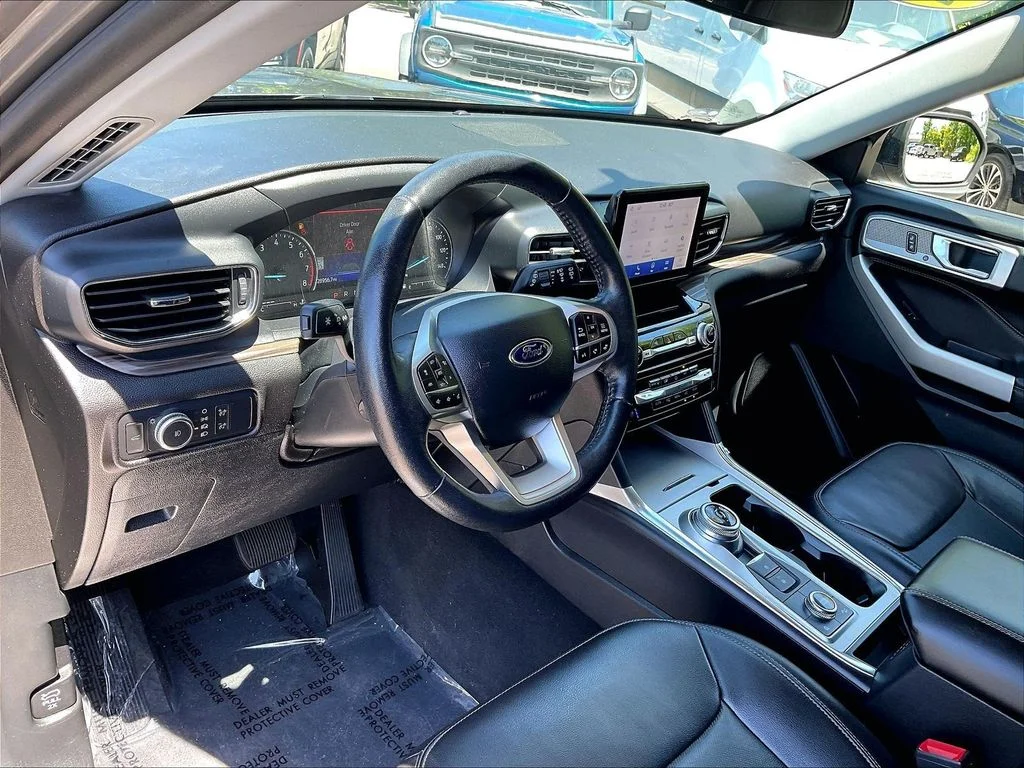 Used 2022 Gray Ford Limited image 8