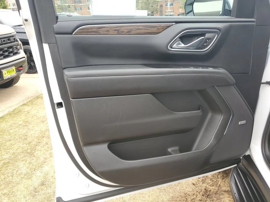 Used 2024 Summit White Chevrolet Premier image 21