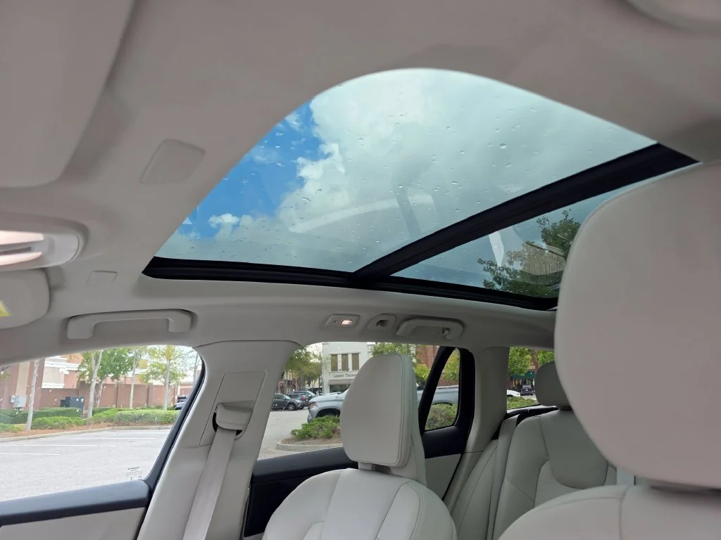 Used 2025  Volvo Plus image 26