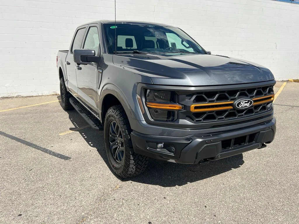New 2026 Carbonized Gray Metallic Ford Tremor® image 8