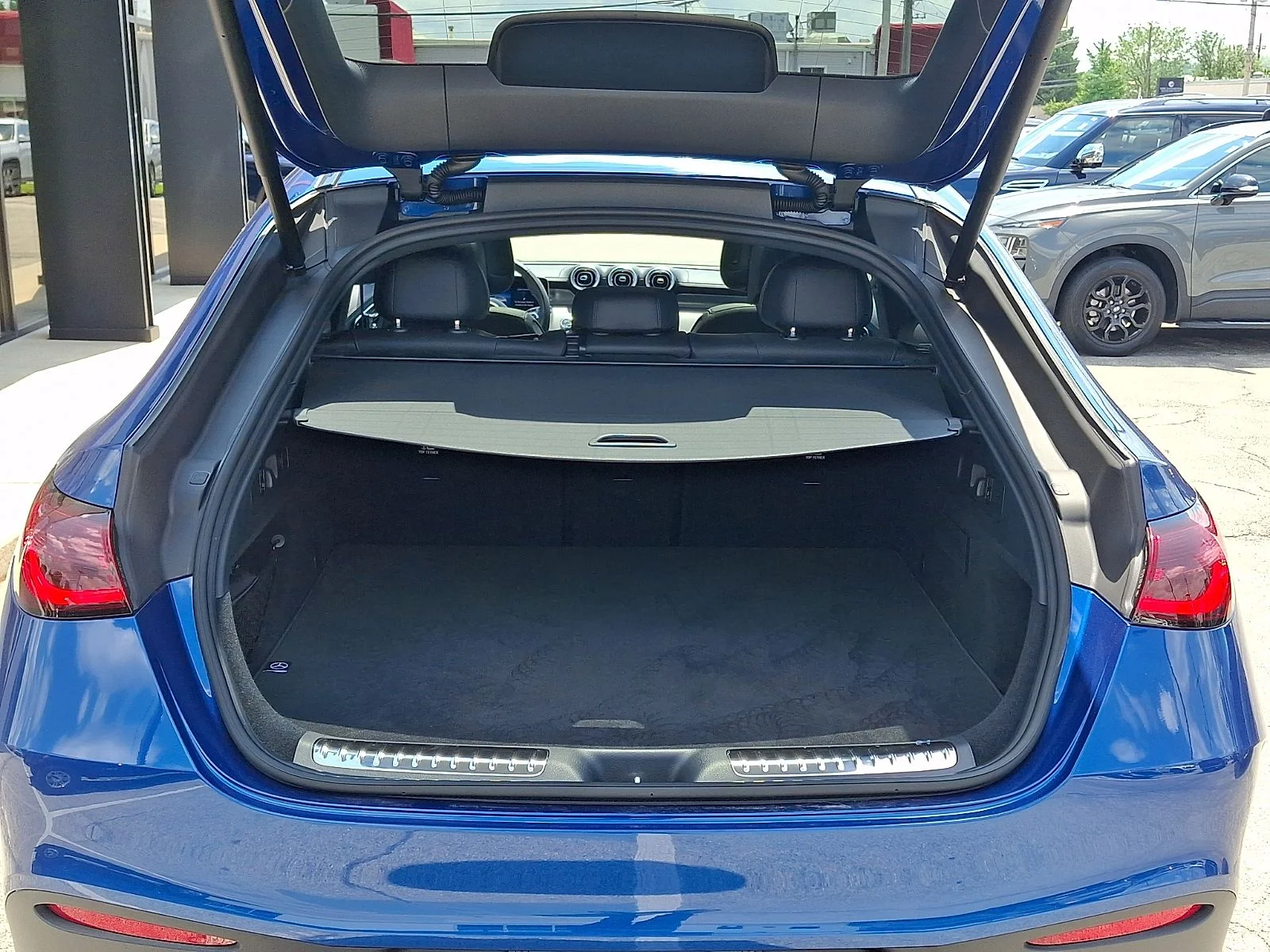Used 2025  Mercedes-Benz GLC 300 Coupe image 28