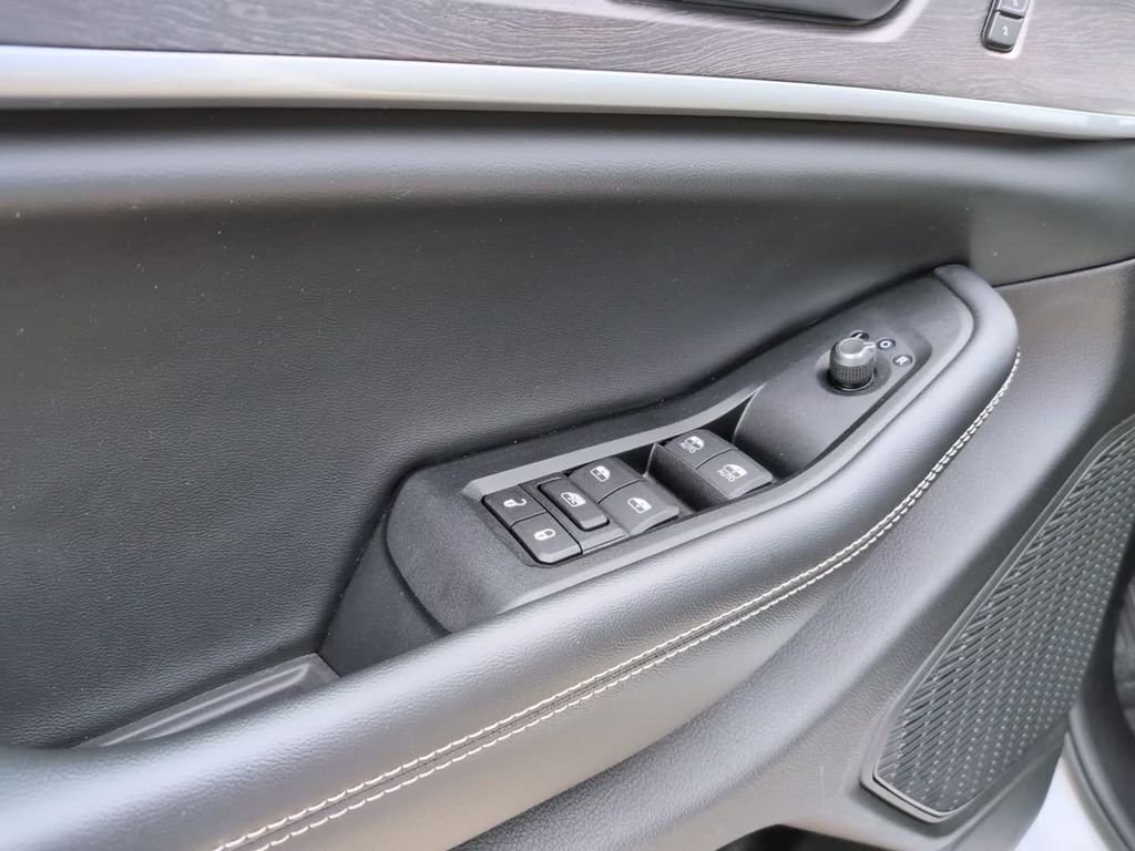 Used 2023 White Jeep Limited image 19