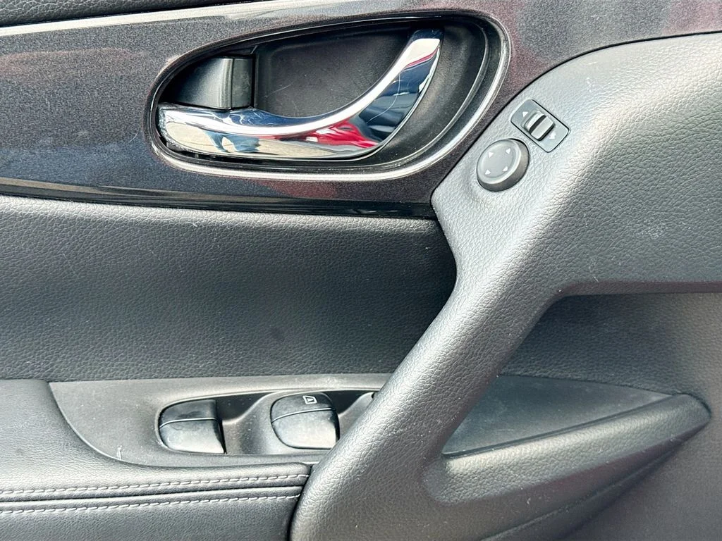 Used 2017 Red Nissan SV image 20