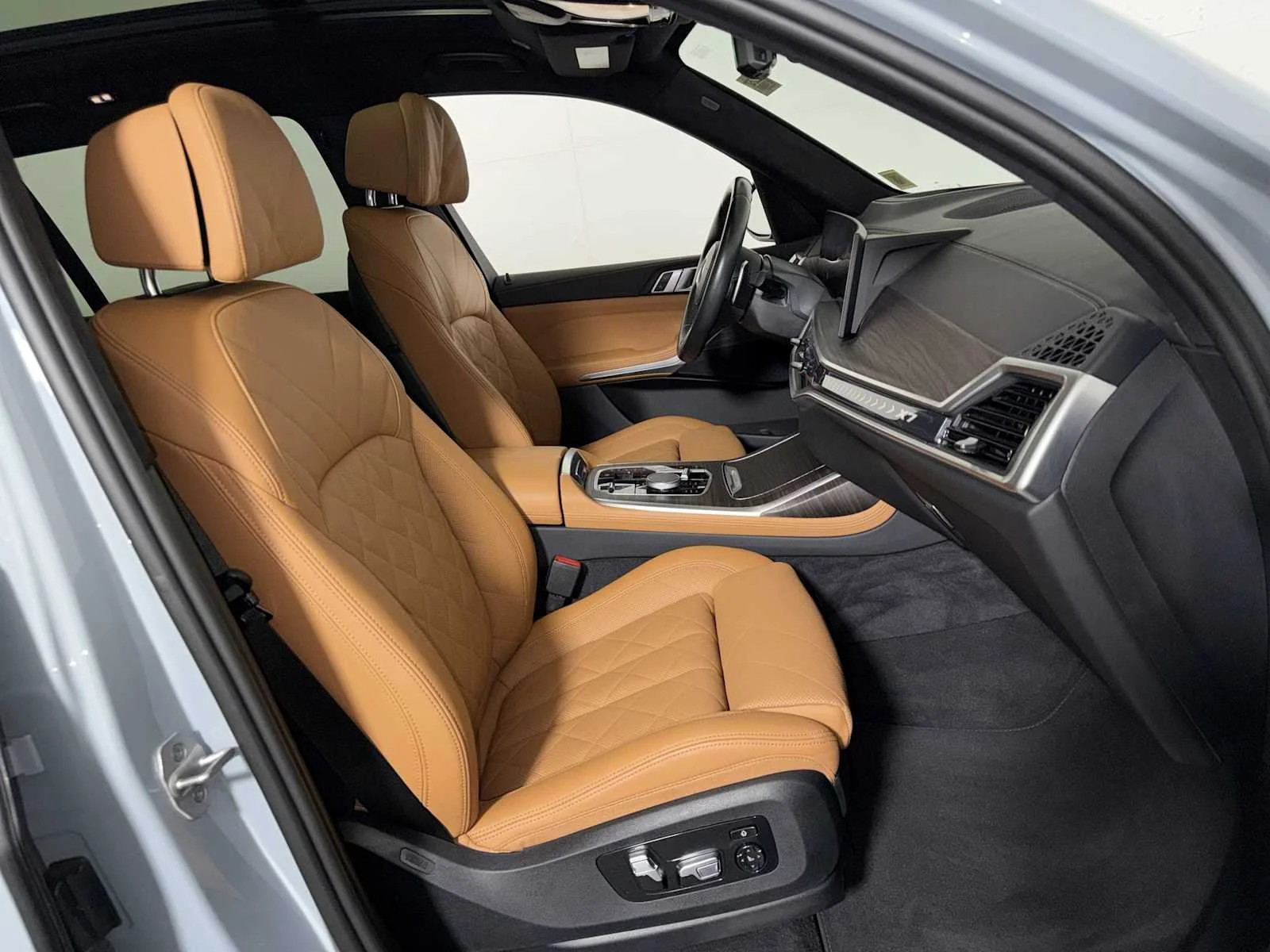 Certified Used 2024 Brooklyn Grey Metallic BMW xDrive40i image 25