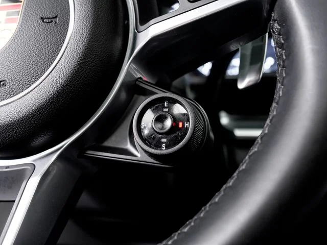 Used 2019  Porsche 4 image 15